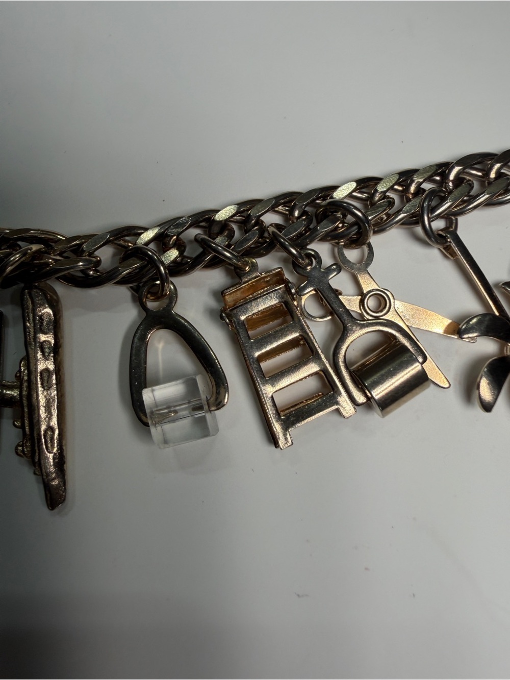 Vintage 1950s Gold Tone Charm Bracelet Keys Diary Globe Mid Century Estate - Picture 8 of 12